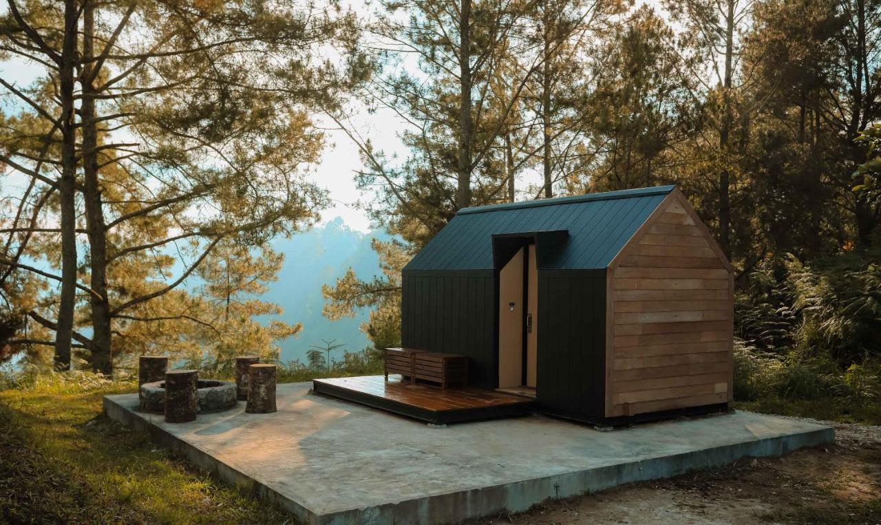 Bobocabin Kaldera, Toba Parmonangan Luaran gambar