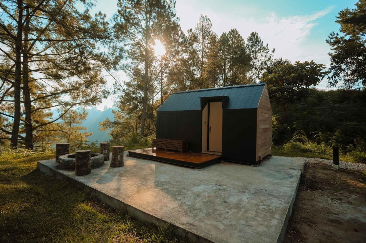 Bobocabin Kaldera, Toba Parmonangan Luaran gambar
